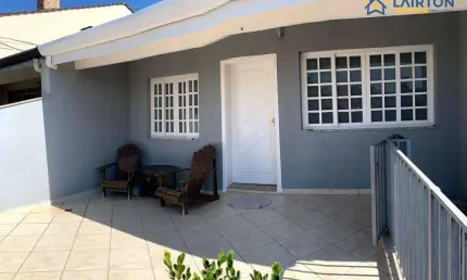 Casa de 2 Dormitórios à Venda no Jardim Tapajós, Atibaia - 150 m² por R$ 700.000