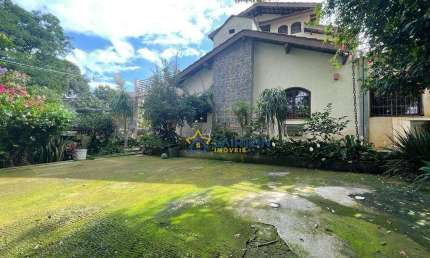 Casa Espaçosa e Luxuosa com Vista para a Pedra Grande no Retiro das Fontes, Atibaia/SP
