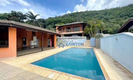 Chácara à venda em condomínio fechado em atibaia - 4 suítes, piscina, espaço gourmet e campo de futebol - 1.680 m²