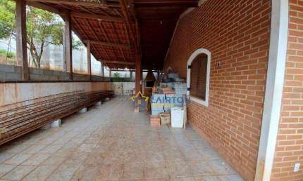 Casa à Venda na Vila Santa Helena, Atibaia/SP – 3 Dormitórios com Suíte e Varanda Gourmet – 200 m²