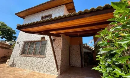 Sobrado à Venda no Alvinópolis com 3 Dormitórios e Área Gourmet em Atibaia