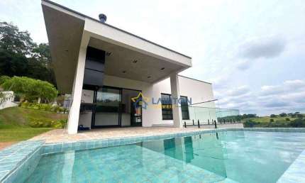 Casa de Alto Padrão em Condomínio Fechado – Requinte, Segurança e Vista Exclusiva
