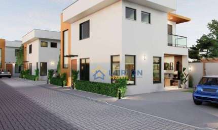 Casa Assobradada com 3 Suítes, Varanda e Espaço Gourmet à Venda em Atibaia