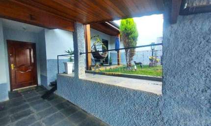 Casa com 3 Dormitórios, Suíte, Edícula e Pomar à Venda em Atibaia
