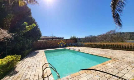 Chácara Pé na Água à Venda em Piracaia com 5 Dormitórios, Piscina e Acesso à Represa