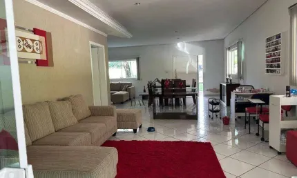 Casa com 3 dormitórios sendo 1 suite à venda, 553 m² por R$ 1.600.000 - Condomínio Vale do Lago - Sorocaba/SP