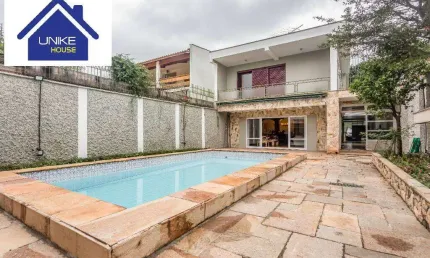 Sobrado alto padrão, com 3 suítes, com 500m ² de terreno