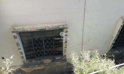 Casa com terreno de 400m² a venda no Sagrada Família