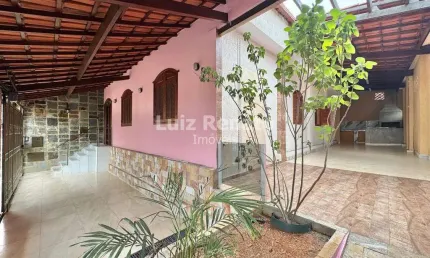 Casa com 3 quartos à venda na Rua Jaime Gomes, Floresta, Belo Horizonte