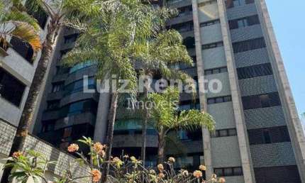 Apartamento com 4 Quartos e 3 banheiros para Alugar, 228 m²- R$ 28.000,00 / mês
