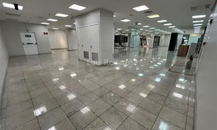 Loja comercial com mais de 3.000m² disponível para locação
