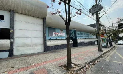 Lojão para Alugar – 1.600 m² de Vão Livre + 60 Vagas | Av. do Contorno – Gutierrez