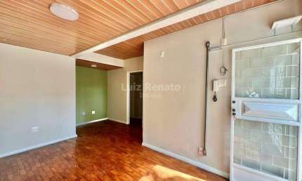 Casa com 2 quartos para alugar na Rua Abre Campo, Santo Antônio, Belo Horizonte
