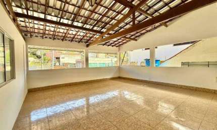 Casa de 4 quartos para locação no bairro Cachoeirinha