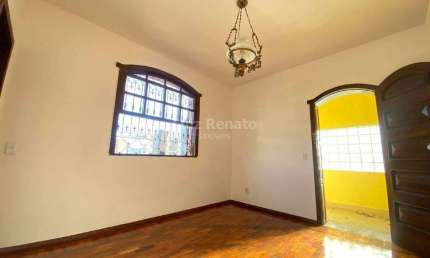 Casa comercial e residencial para alugar, 4 quartos, 175m² de área no bairro Graça