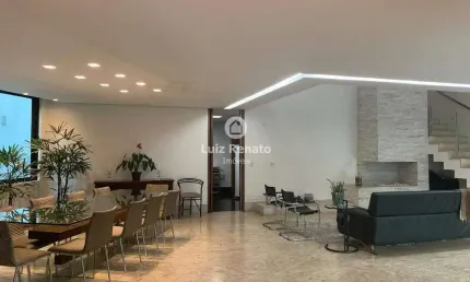 Casa para locação com 5 suítes no Condomínio Vila Alpina.