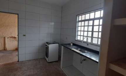 Casa com 3 quartos para alugar na Rua Izabel Rodrigues Carretero, Jardim Viena, São José do Rio Preto