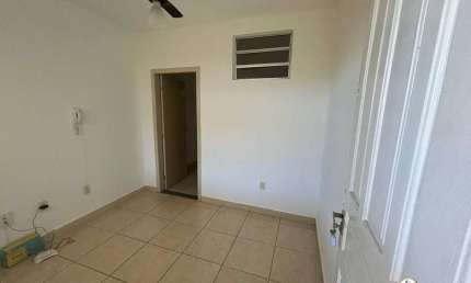 Apartamento para alugar em Guarapari, Aeroporto, com 1 quarto, 25.81m²
