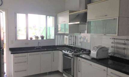 Sobrado na Vila Matilde com 3 Dormitórios sendo 3 Suítes, 3 Vagas, 210m²