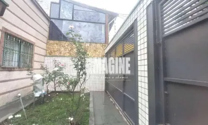 Casa Térrea no Tatuapé com 3 Dorms sendo 1 Suíte, 5 Vagas, 240m²