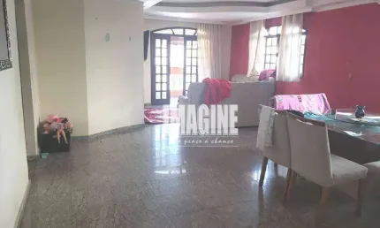Sobrado no Parque do Carmo com 5 Dorms sendo 4 Suítes, 6 Vagas, 800m²