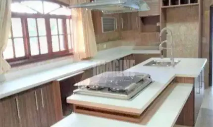 Sobrado na Penha com 5 Dorms sendo 3 Suítes, 8 Vagas, 449m²