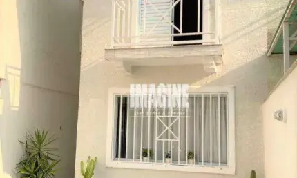 Sobrado na água rasa com 3 dorms sendo 1 suíte, 2 vagas, 110m²