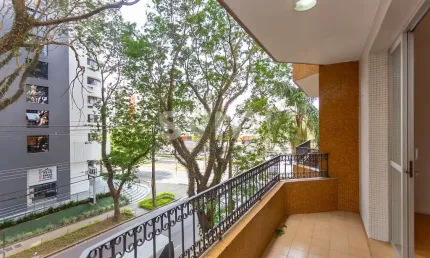 Apartamento com 3 quartos à venda na Rua Coronel Dulcídio, 1256, Água Verde, Curitiba por R$ 895.000
