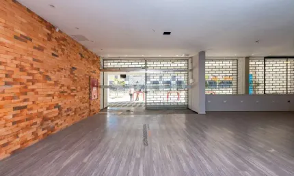 Ponto comercial para alugar na Avenida República Argentina, 183, Água Verde, Curitiba por R$ 13.000