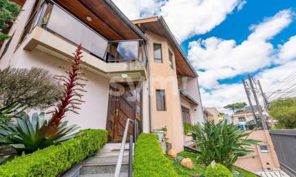 Casa com 4 quartos à venda na Rua Madre Maria dos Anjos, 1559, Água Verde, Curitiba por R$ 1.900.000