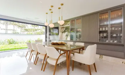 Casa em condomínio fechado com 4 quartos à venda na Avenida Pineville, 436, Pineville, Pinhais por R$ 6.490.000