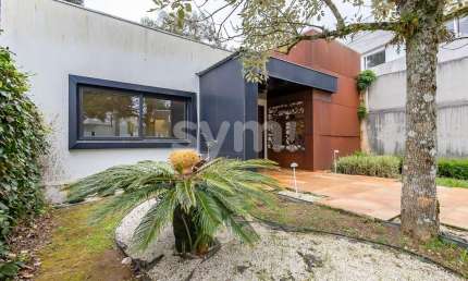 Casa comercial para alugar na Rua Gardênio Scorzato, 220, Vista Alegre, Curitiba por R$ 19.990