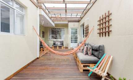 Casa com 4 quartos à venda na Rua Marquês do Paraná, 581, Água Verde, Curitiba por R$ 1.990.000