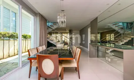 Casa em condomínio fechado com 3 quartos para alugar na Rua Augusto Zibarth, 1081, Uberaba, Curitiba por R$ 17.900