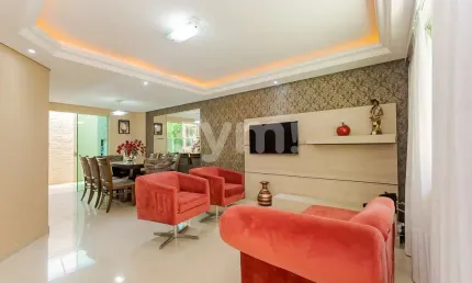 Casa em condomínio fechado com 4 quartos à venda na Rua Valparaizo, 108, Bacacheri, Curitiba por R$ 880.000