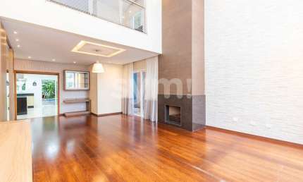 Casa em condomínio fechado com 3 quartos para alugar na Rua Doutor Lubumir Viergbiski, 220, Campo Comprido, Curitiba por R$ 9.800