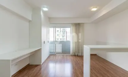 Apartamento com 1 quarto para alugar na Avenida Visconde de Guarapuava, 2764, Centro, Curitiba por R$ 2.500