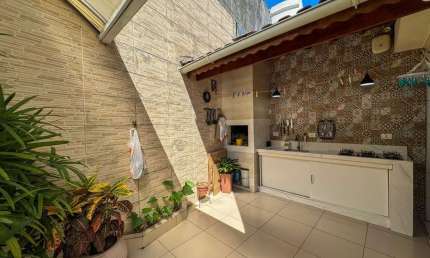 Casa com 3 quartos para alugar na Rua Uruguai, 522, Guilhermina, Praia Grande