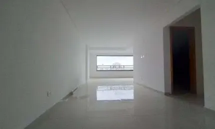 Apartamento à venda no Canto do Forte em Praia Grande - SP