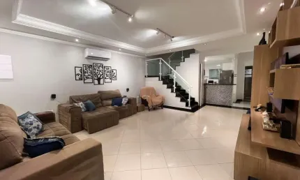 Sobrado com 3 dormitórios à venda, 121 m² - Maracanã - Praia Grande/SP