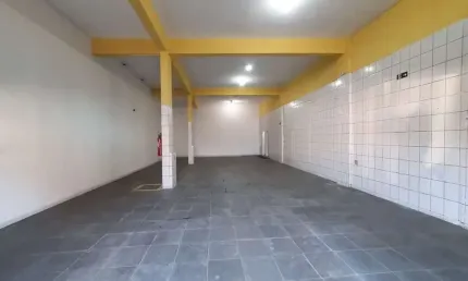 Galpão Comercial para alugar na Vila Tupiry em Praia Grande - SP