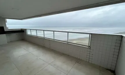 Apartamento de alto padrão à venda no Caiçara na Praia Grande - SP.
