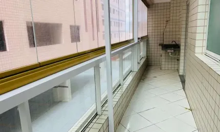 Apartamento à venda na Vila Tupi em Praia Grande - SP