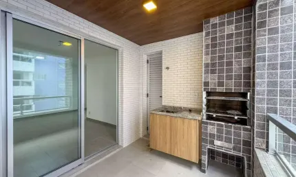 Apartamento novo com 2 dormitórios, sacada gourmet e planejados no canto do forte – praia grande