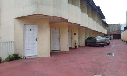 Sobrado com 2 dormitórios para alugar, 80 m² por R$ 2.100,01/mês - Tupi - Praia Grande/SP
