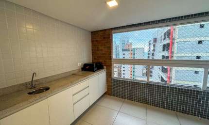 Apartamento com 3 dormitórios, ar condicionado e armários planejados na Guilhermina