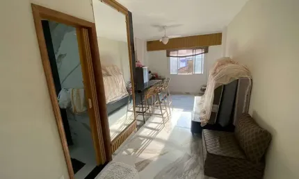 Kitnet com 1 dormitório, 23 m² - venda por R$ 180.000,00 ou aluguel por R$ 1.300,02/mês - Vila Assunção - Praia Grande/SP