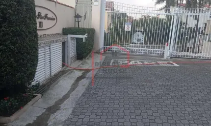 Casa de Condomínio de 117m² com 2 quartos e 1 vaga de garagem em Vila São Francisco Rio Pequeno  -  São Paulo
