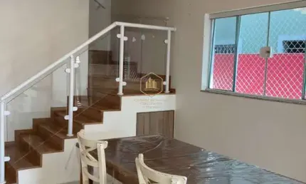 Casa à venda com 3 dormitórios(1 suíte) por R$ 640.000