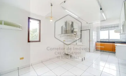 Casa com 3 quartos(1 suíte e um reversível) à venda, 195m²
